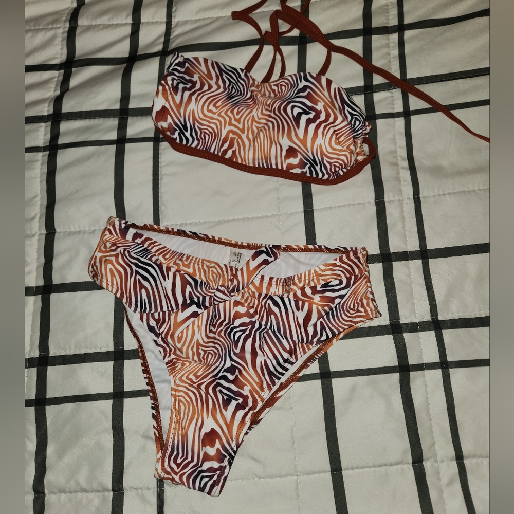 New swim suit size medium